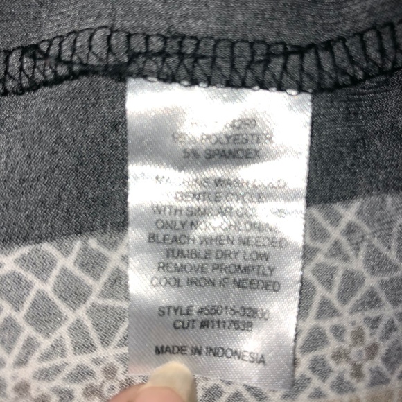 En Focus Black Floral Empire Waist Dress Size 4P - Picture 4 of 4